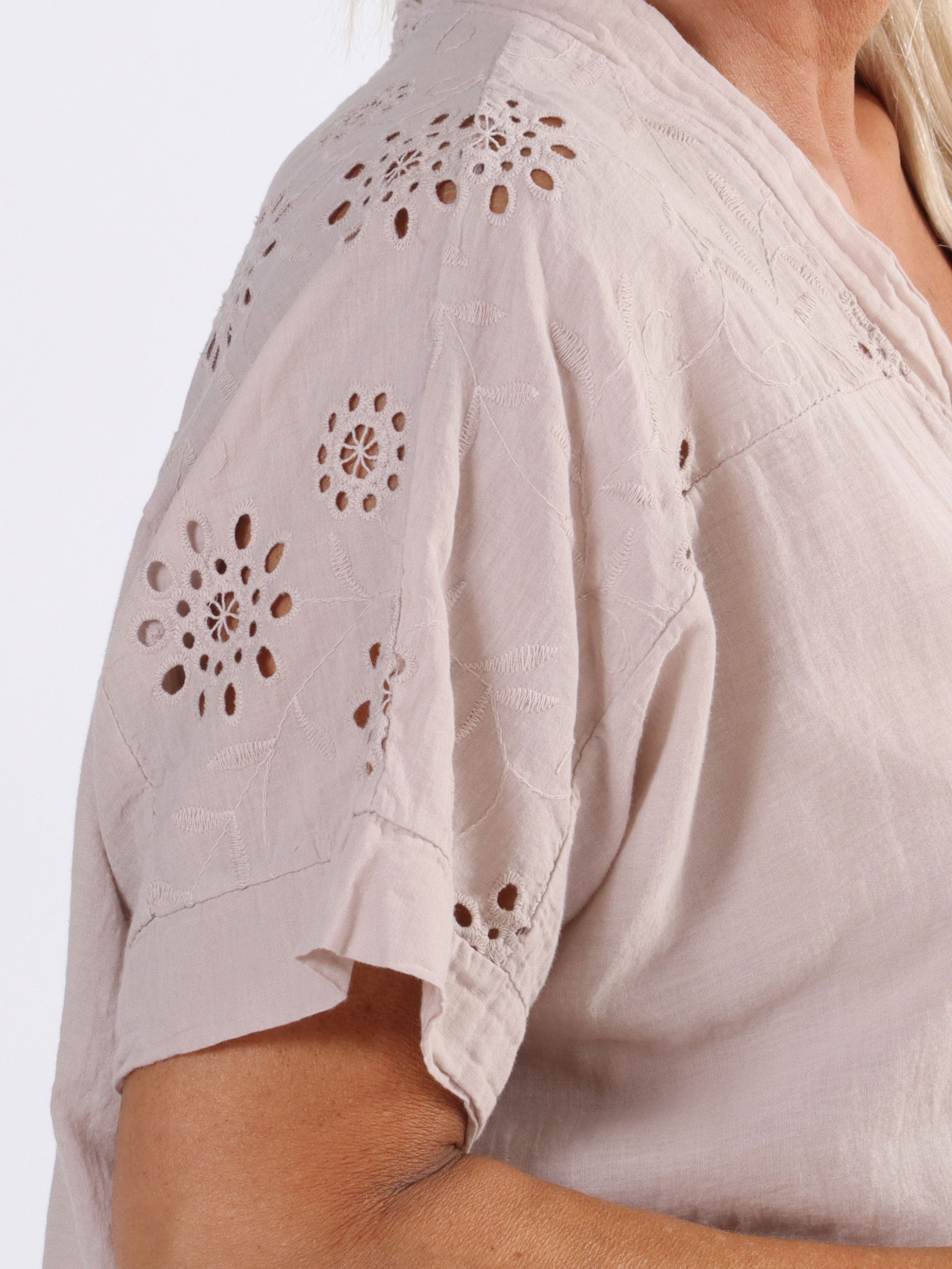 Bine - Simpel plus size kjole med broderie anglaise